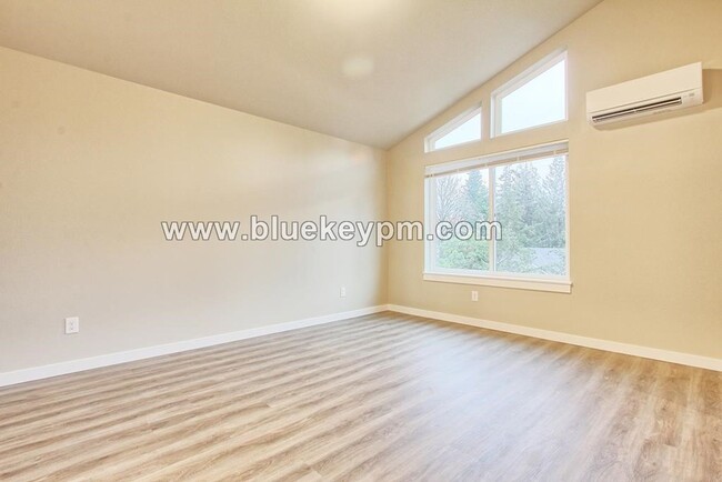 Building Photo - BRAND NEW! Unit 209-C: 3 Bed, 2.5 Bath Tow...