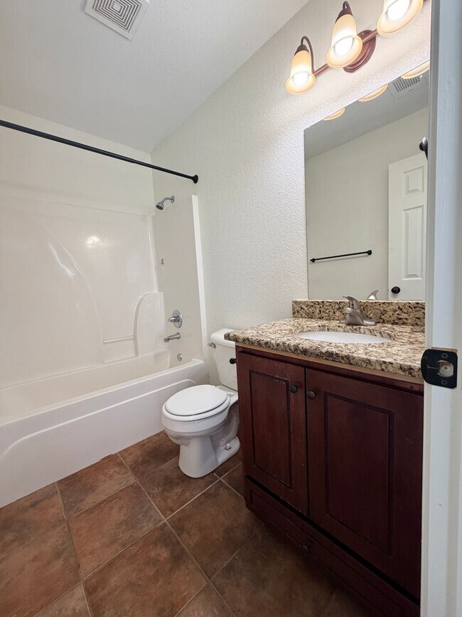 Building Photo - Affordable, Adorable & Move-In Ready!