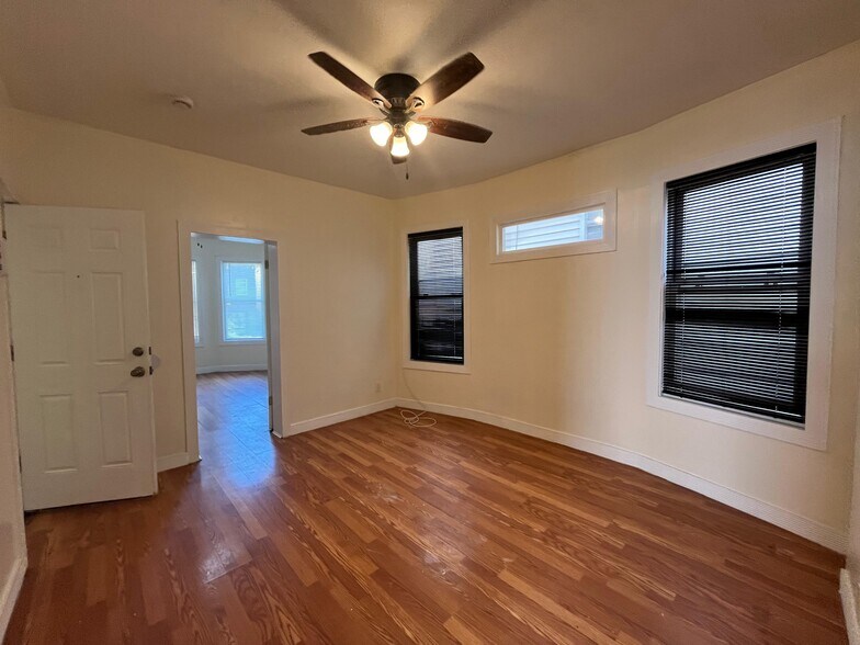 Building Photo - 137 Bostwick Ave