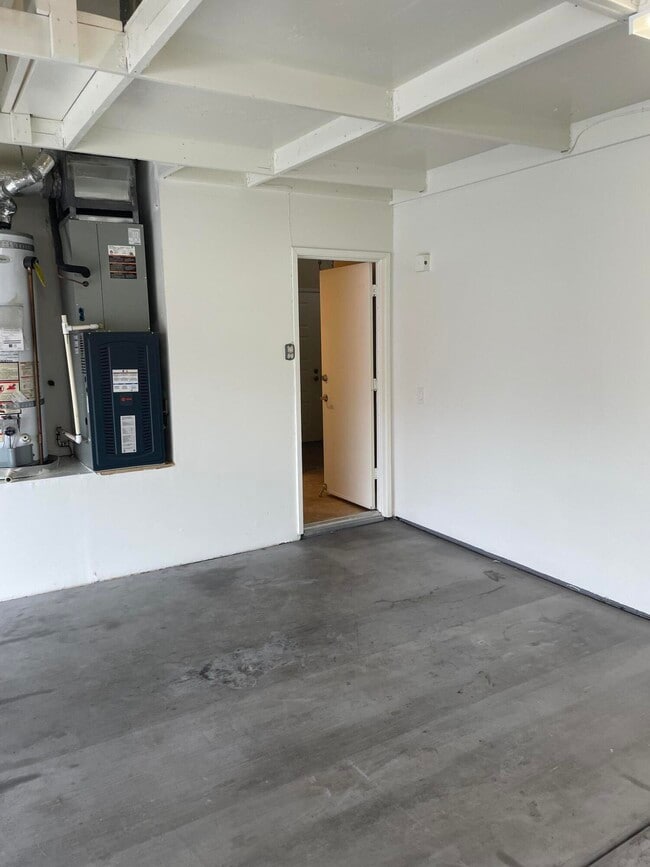 Building Photo - 74940 San Simeon Dr