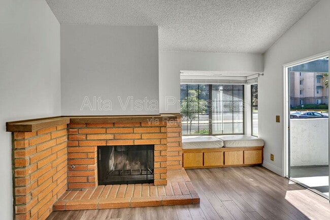 Building Photo - 8878 Regents Rd