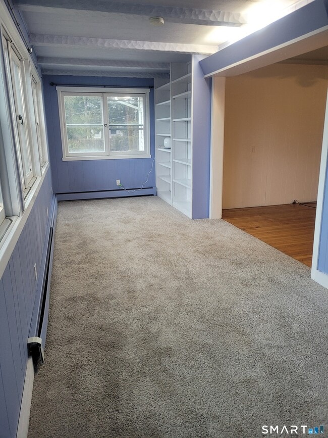 Building Photo - 123 Bridge St