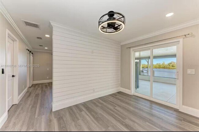 Building Photo - 9675 SW Anchor