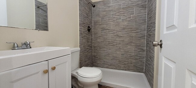 Building Photo - 4835 N 15th St