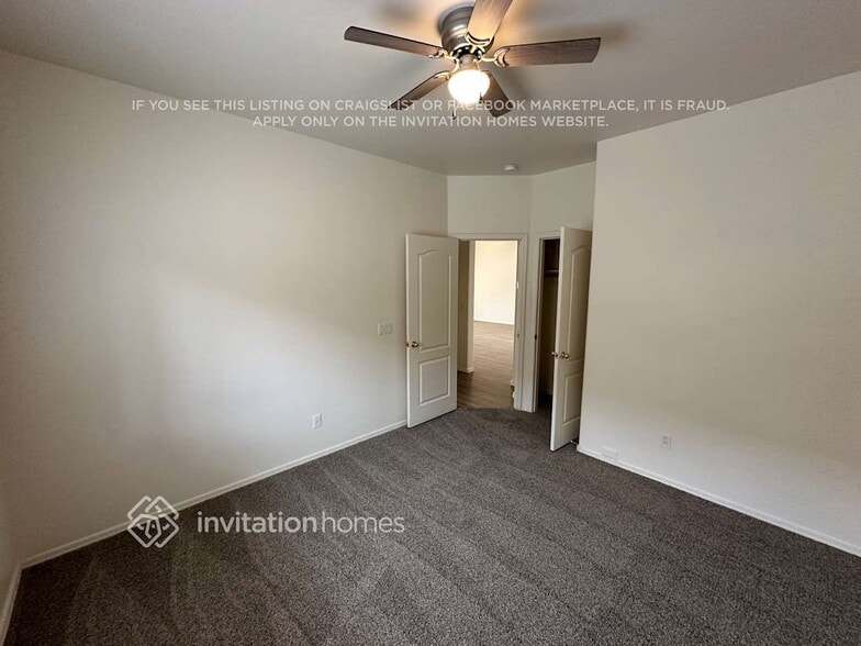 Building Photo - 2213 W Carolina Dr