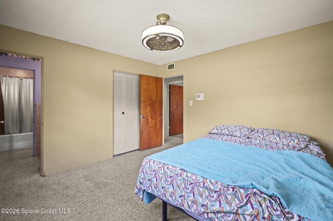 Building Photo - 6785 Riveredge Dr