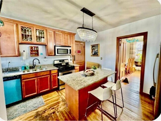 Building Photo - 1464 W Minnehaha Ave