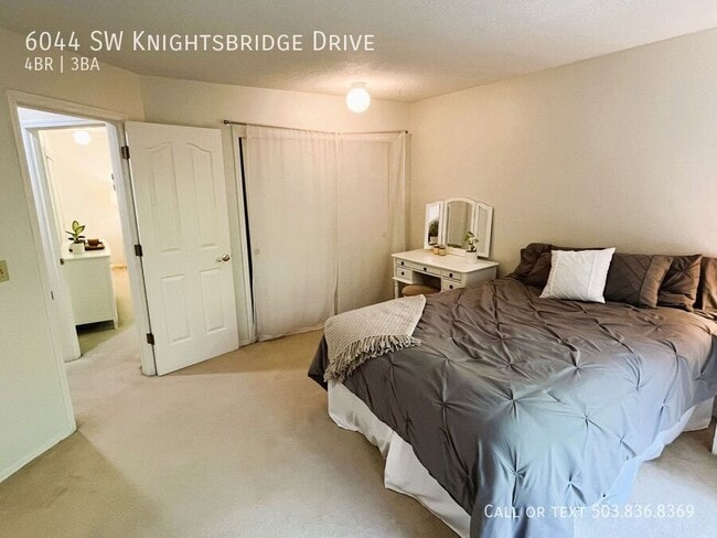 Building Photo - 6044 SW Knightsbridge Dr