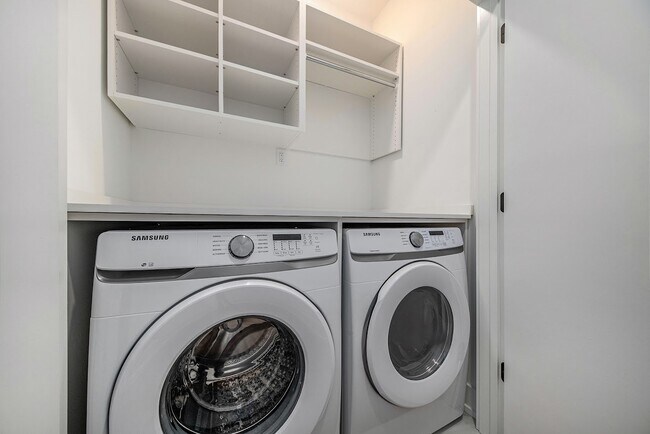 Building Photo - 2805 Brush St