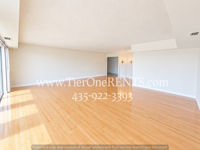 Building Photo - This property offers a NO DEPOSIT option available for qualified renters