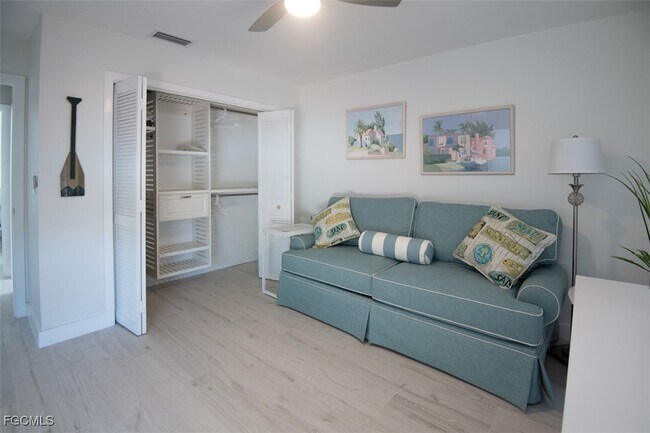 Building Photo - 915 Don Juan Ct