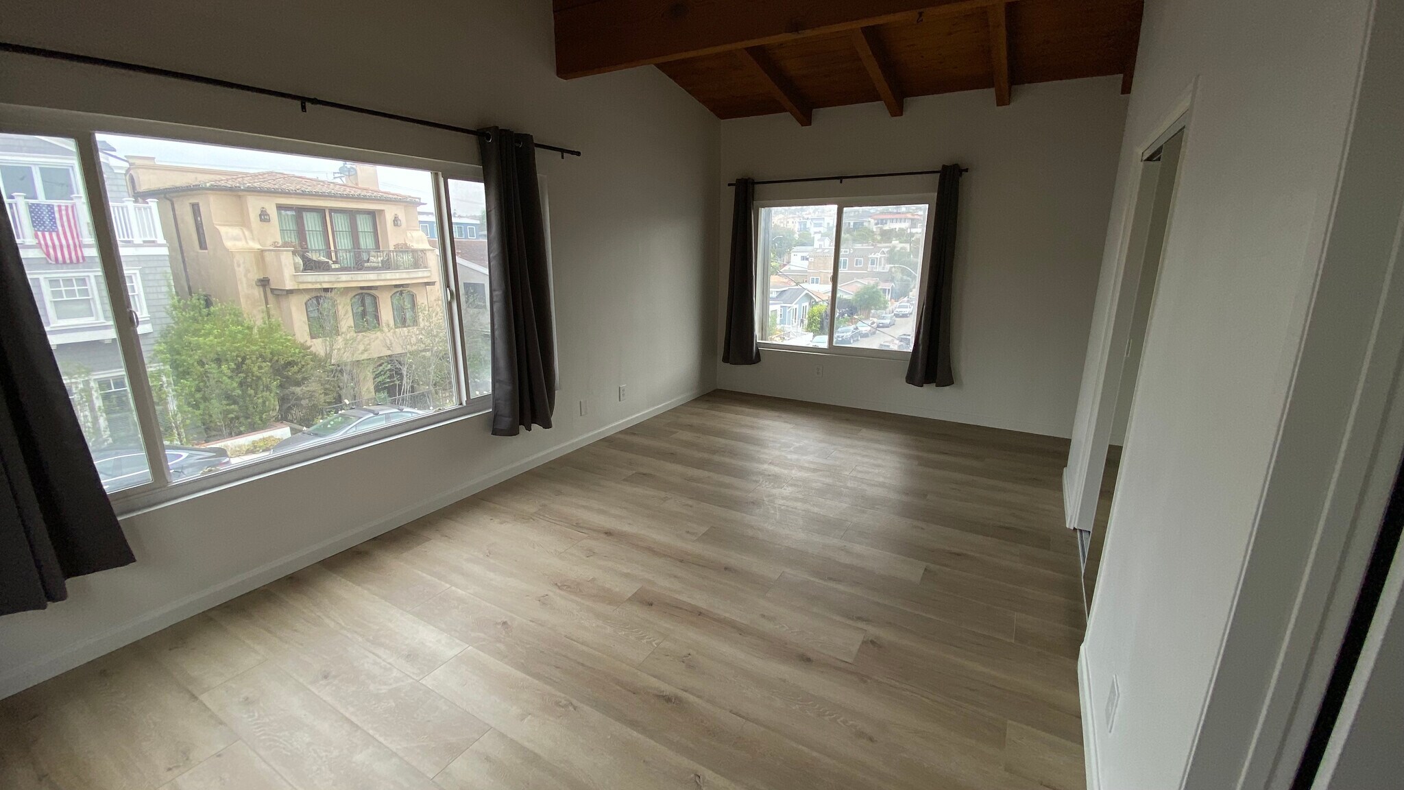 1st Bedroom XL - 410 28th St