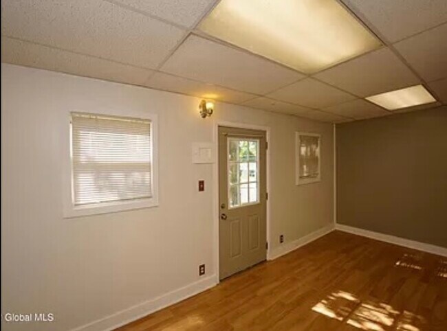 Building Photo - 1508 Tibbits Ave