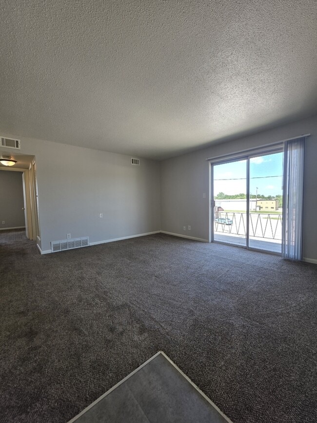 Building Photo - 802 Ruth Ann Dr