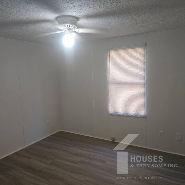 Building Photo - 214 Double Bridge Rd