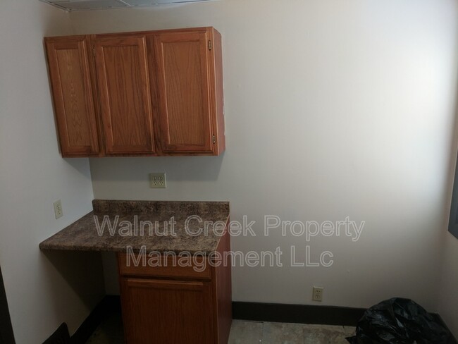 Building Photo - 2103 1/2 E. 31st Street
