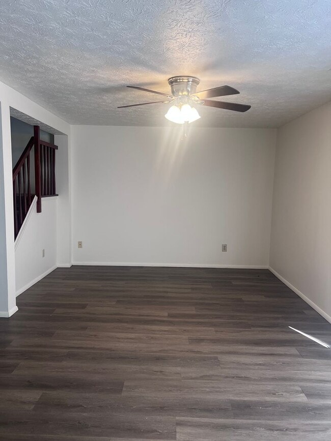 Building Photo - 1337 Vanasse Ct