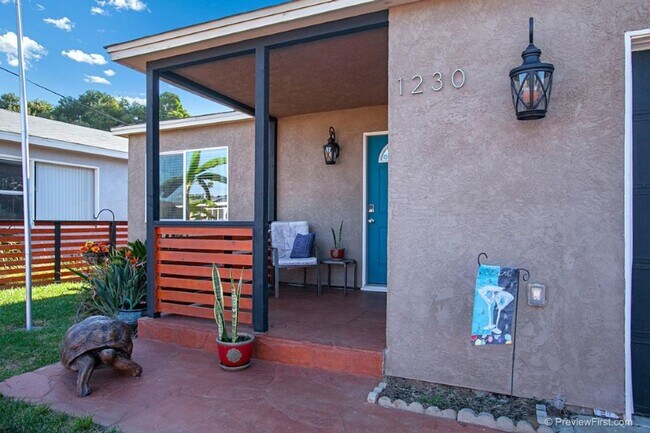 Building Photo - YOUR NEW HOME - IMPERIAL BEACH 3 bed / 2 bath Minutes to the beach!!