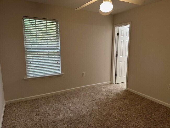 Building Photo - 2738 W Tharpe St