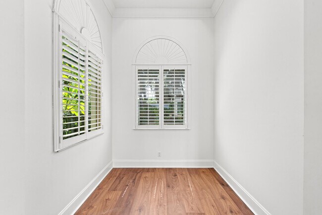 Building Photo - 17550 Circle Pond Ct