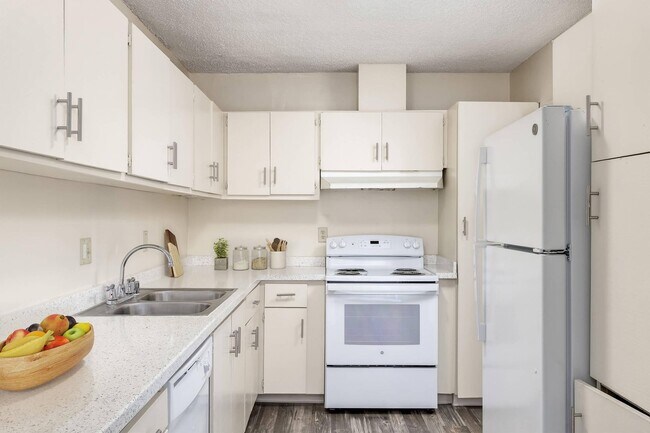Building Photo - Dorchester Apartments | Spacious 1 & 2 Bedroom Apartments Near SDSU
