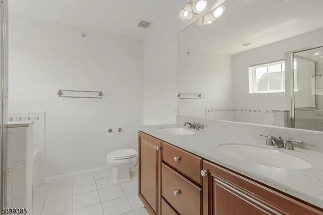 Building Photo - 75 Swing Bridge Ln