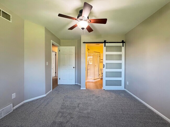 Building Photo - 1614 Stardust Dr
