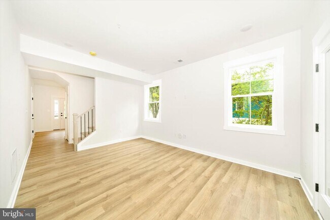 Building Photo - 801 Cedar Ave