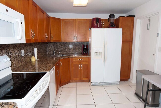 Building Photo - 210 Seaview Dr