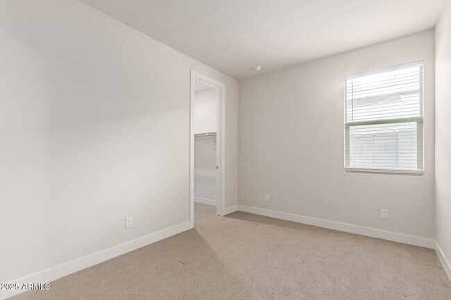 Building Photo - 6918 W Winston Dr