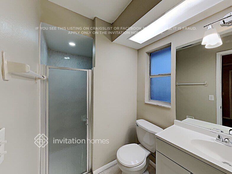 Building Photo - 102 Valley Cir