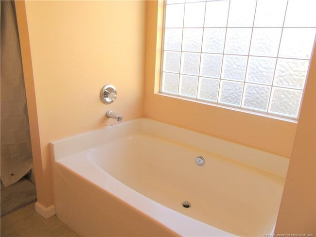 Building Photo - 300 Glen Allen St