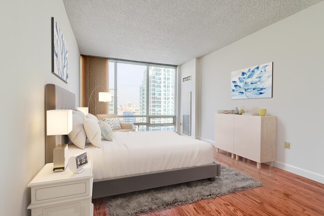 Building Photo - 20 Newport Pkwy