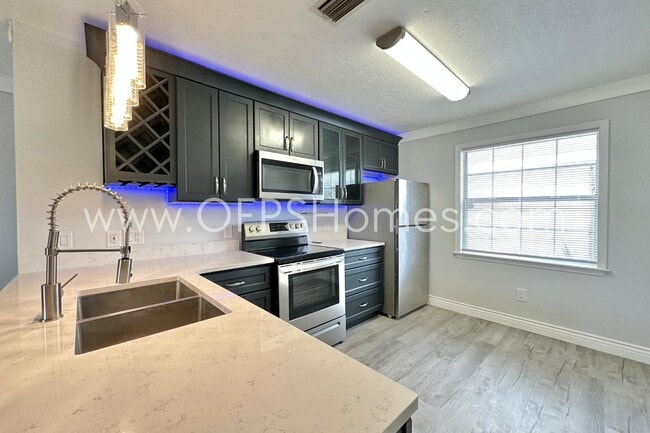 Building Photo - 119 Casa Pl