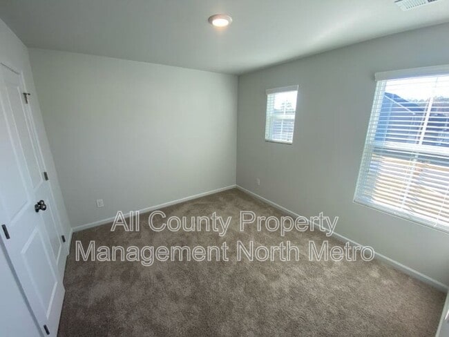 Building Photo - 185 Springwood Ln