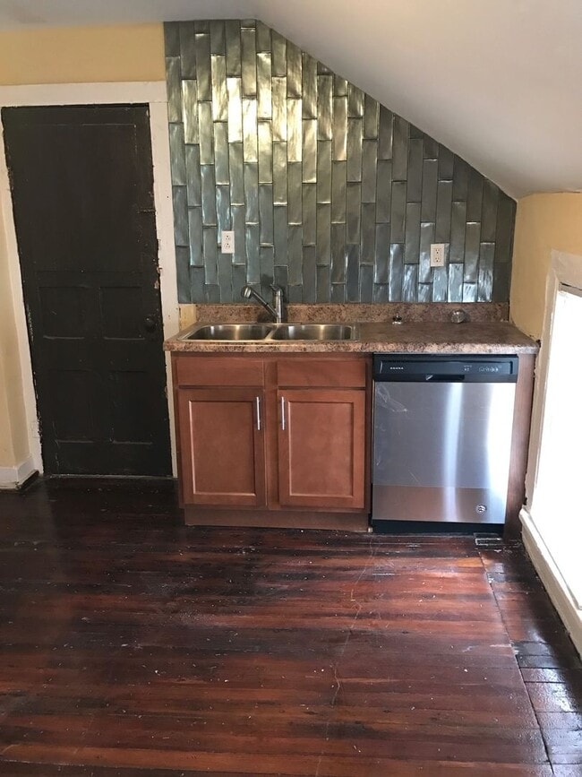 Building Photo - 209 Gregory St