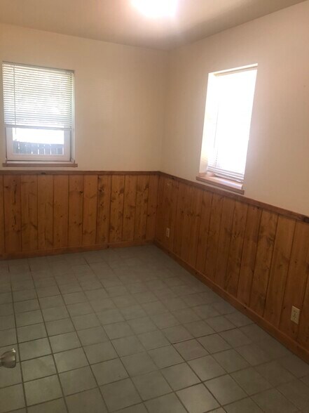 Building Photo - 640 Leebert Way