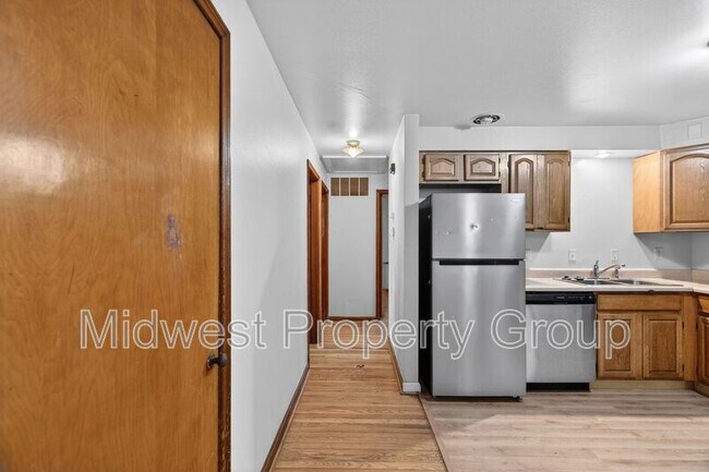 Building Photo - 1015 Avant Dr