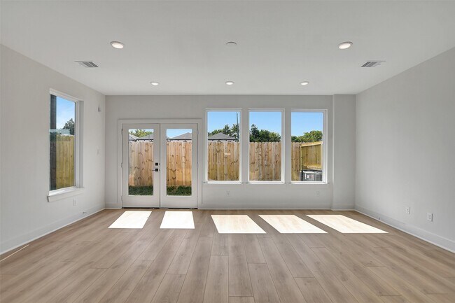 Building Photo - 3630 Amos St