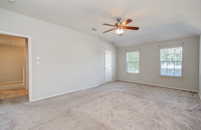 Building Photo - 16126 Coleburn Dr