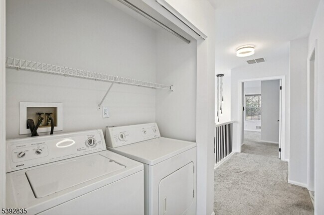 Building Photo - 13 Winding Brook Rd