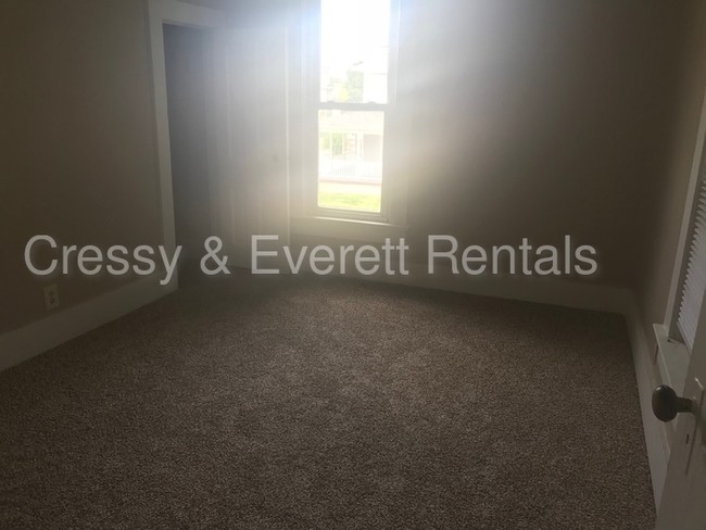 Building Photo - 4 bedroom in Mishawaka