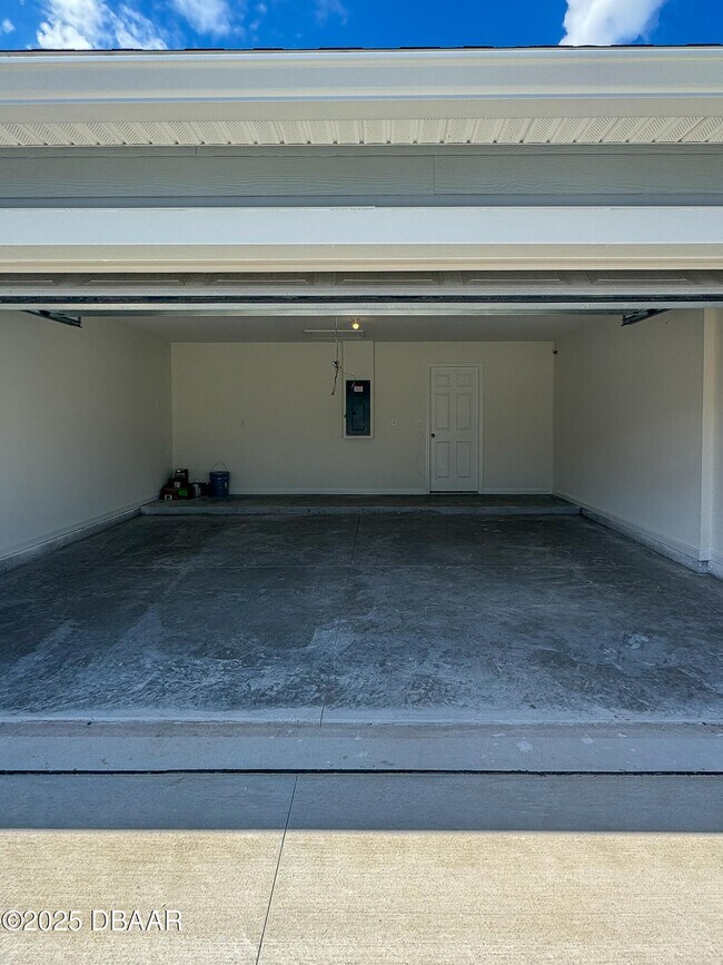 Building Photo - 55 Signet Cir