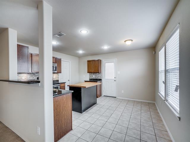 Building Photo - 76 Daisy Dr