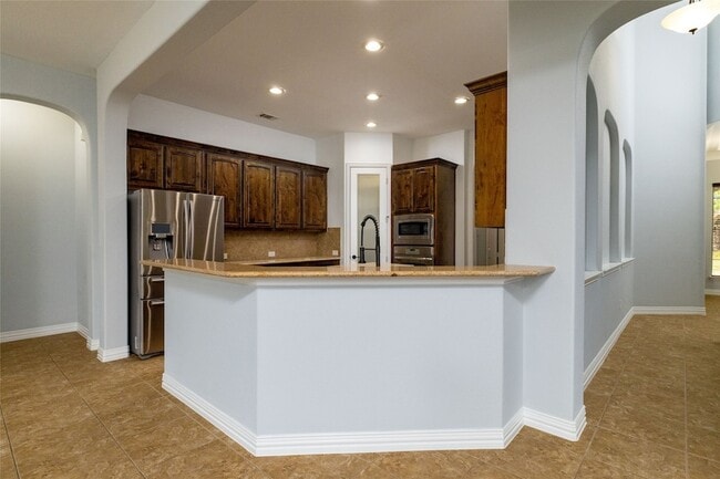 Building Photo - 305 Dorset Ct