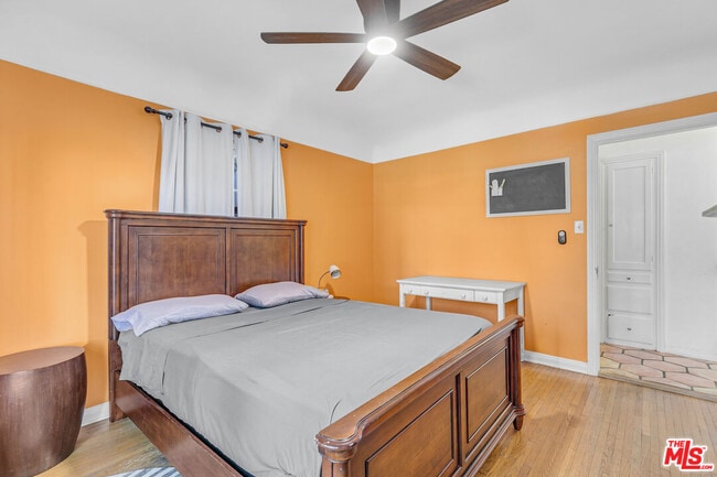 Building Photo - 1530 Valley View Rd