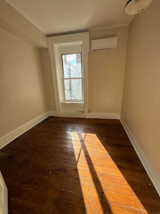 Building Photo - 32 W High St