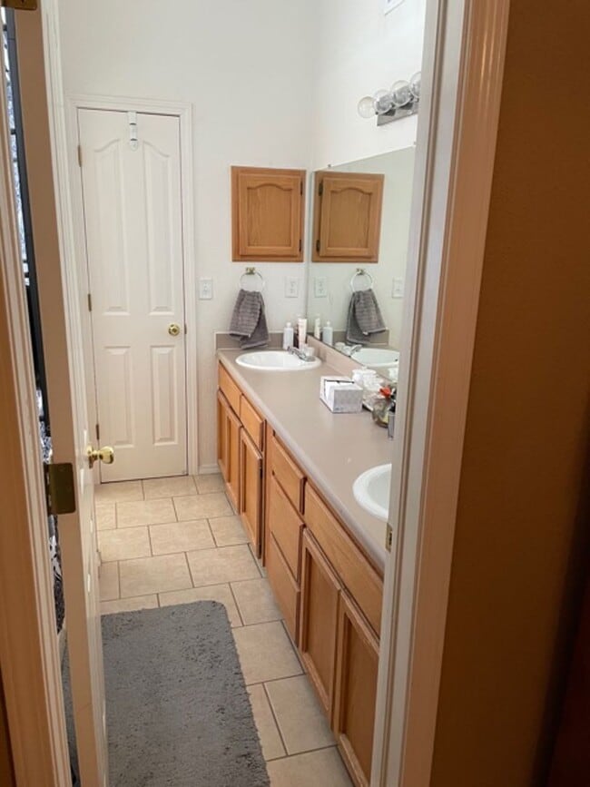 Building Photo - West El Paso 4 Bed 2.5 Bath Refrig A/C