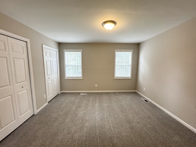 Building Photo - 3900-3AA4 Sterling Pointe Dr