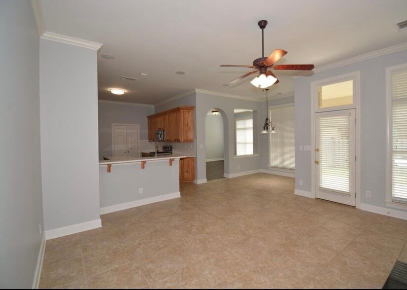 Building Photo - 2206 Wyndgate Dr